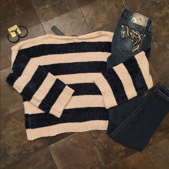 1 Left 5🌟 New!! Super Soft Stripe Chenille - Picture 6 of 7